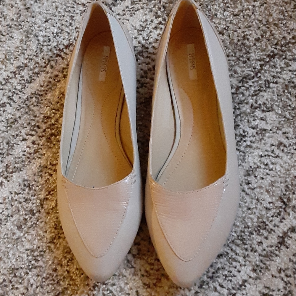 GEOX RESPIRA beige flats, 8.5 size, super comfy